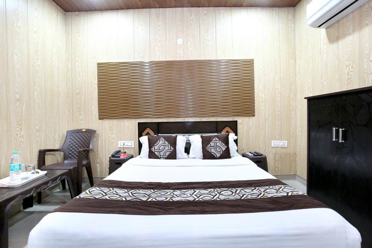 Oyo 8105 Royale Guest House Ludhiana Exterior foto