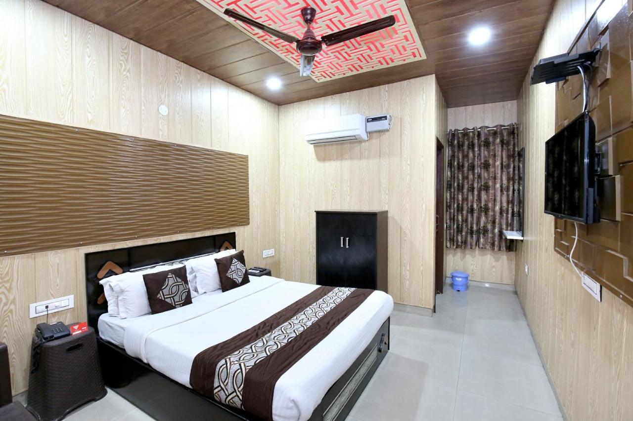 Oyo 8105 Royale Guest House Ludhiana Exterior foto